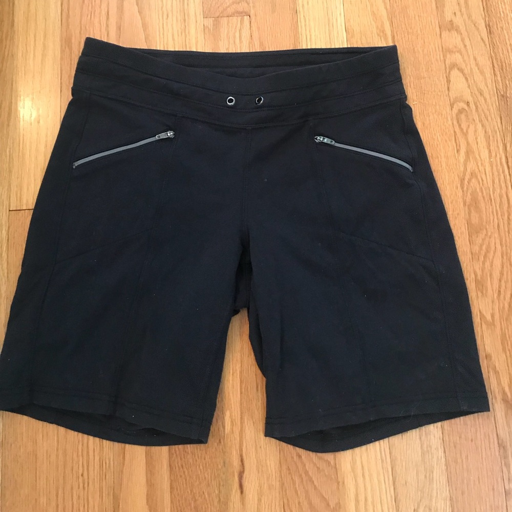 Athleta metro slouch shorts size small